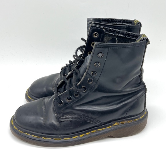 Vintage Made in England Dr. Marten Lace Up Boots - Picture 6 of 15